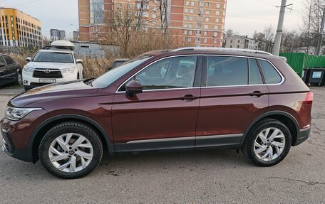Volkswagen Tiguan II, 2021 год, 2 920 000 рублей, 6 фотография