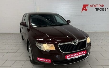 Skoda Superb III рестайлинг, 2012 год, 980 001 рублей, 3 фотография