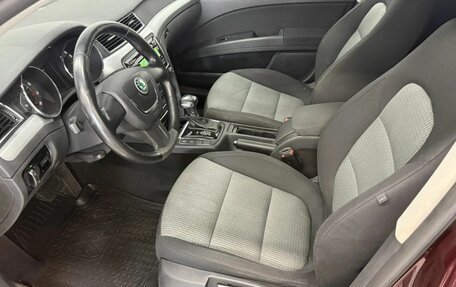 Skoda Superb III рестайлинг, 2012 год, 980 001 рублей, 17 фотография