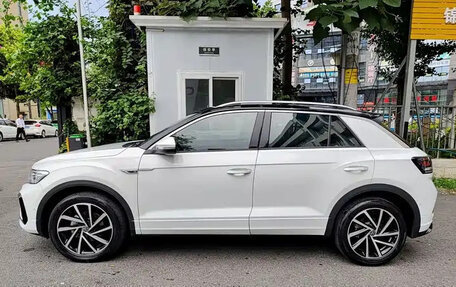 Volkswagen T-Roc I, 2022 год, 1 540 000 рублей, 3 фотография