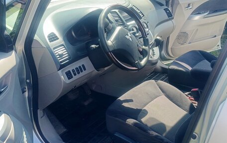Mitsubishi Grandis, 2007 год, 800 000 рублей, 8 фотография
