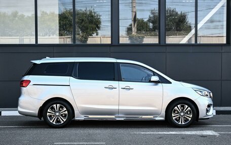KIA Carnival III, 2019 год, 2 699 000 рублей, 5 фотография
