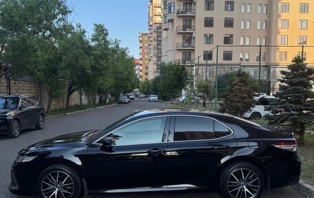 Toyota Camry, 2021 год, 2 890 000 рублей, 3 фотография