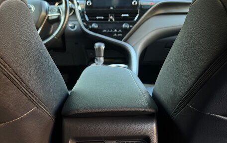 Toyota Camry, 2021 год, 2 890 000 рублей, 14 фотография