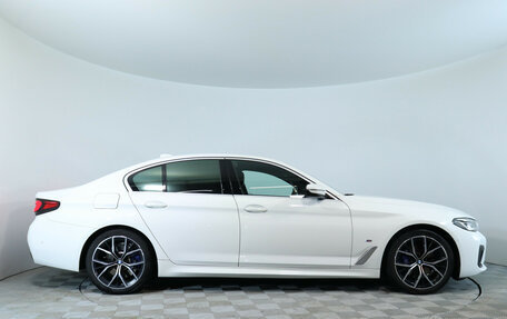 BMW 5 серия, 2021 год, 3 790 000 рублей, 4 фотография