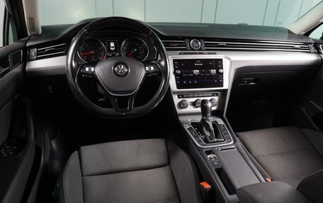 Volkswagen Passat B8 рестайлинг, 2017 год, 1 799 000 рублей, 6 фотография