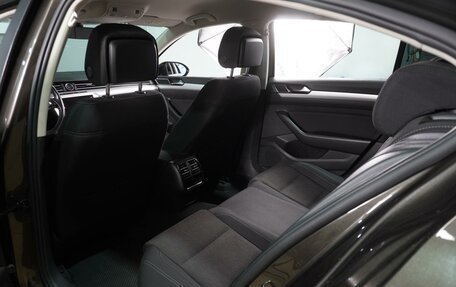 Volkswagen Passat B8 рестайлинг, 2017 год, 1 799 000 рублей, 11 фотография
