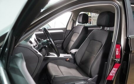 Volkswagen Passat B8 рестайлинг, 2017 год, 1 799 000 рублей, 10 фотография