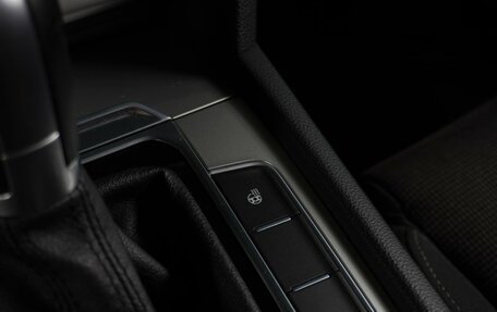 Volkswagen Passat B8 рестайлинг, 2017 год, 1 799 000 рублей, 21 фотография