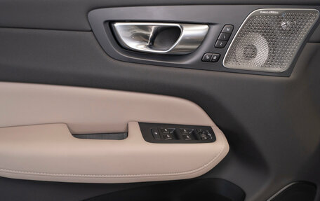 Volvo XC60 II, 2025 год, 5 900 000 рублей, 15 фотография