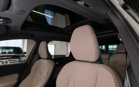 Volvo XC60 II, 2025 год, 5 900 000 рублей, 10 фотография