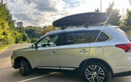 Mitsubishi Outlander III рестайлинг 3, 2018 год, 2 850 000 рублей, 4 фотография