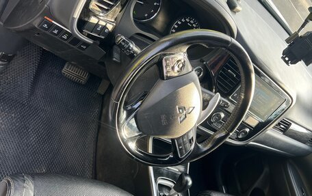 Mitsubishi Outlander III рестайлинг 3, 2018 год, 2 850 000 рублей, 6 фотография