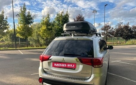 Mitsubishi Outlander III рестайлинг 3, 2018 год, 2 850 000 рублей, 27 фотография