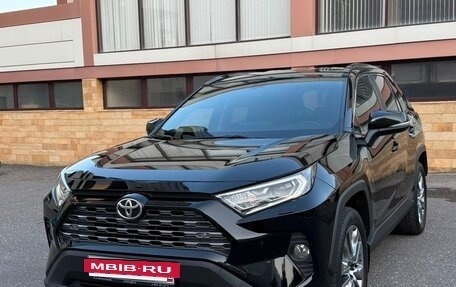 Toyota RAV4, 2021 год, 3 280 000 рублей, 2 фотография