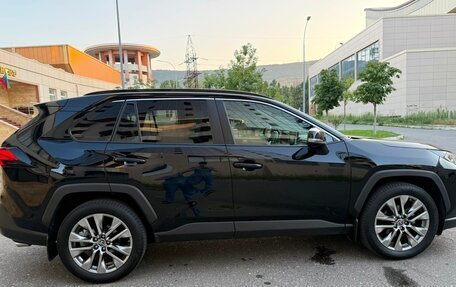 Toyota RAV4, 2021 год, 3 280 000 рублей, 5 фотография