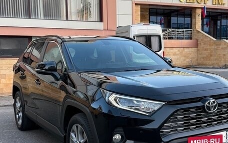 Toyota RAV4, 2021 год, 3 280 000 рублей, 6 фотография