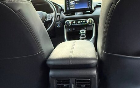 Toyota RAV4, 2021 год, 3 280 000 рублей, 18 фотография