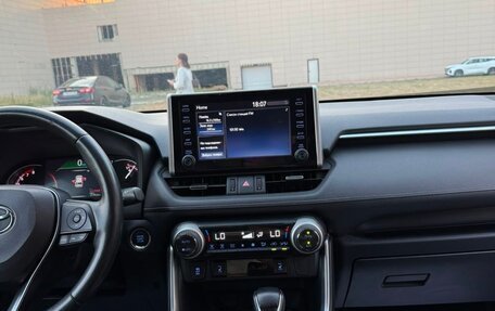 Toyota RAV4, 2021 год, 3 280 000 рублей, 20 фотография