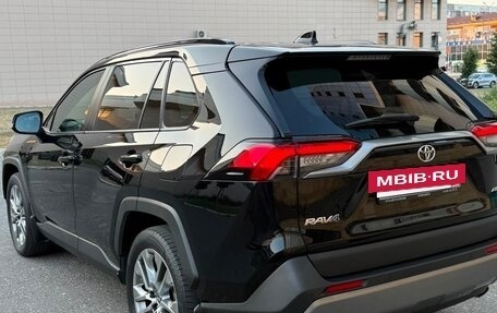 Toyota RAV4, 2021 год, 3 280 000 рублей, 21 фотография