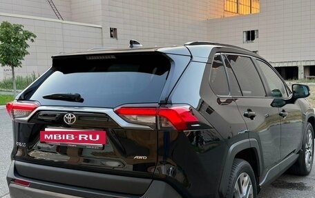 Toyota RAV4, 2021 год, 3 280 000 рублей, 23 фотография