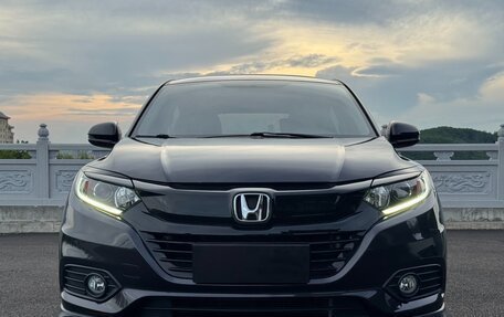 Honda Vezel, 2021 год, 1 670 000 рублей, 2 фотография