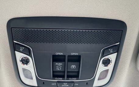 Honda Vezel, 2021 год, 1 670 000 рублей, 10 фотография