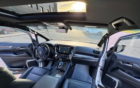 Toyota Alphard III, 2021 год, 7 500 000 рублей, 21 фотография