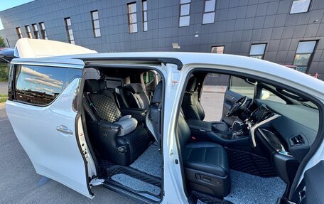 Toyota Alphard III, 2021 год, 7 500 000 рублей, 28 фотография
