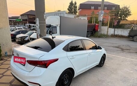 Hyundai Solaris II рестайлинг, 2018 год, 770 000 рублей, 3 фотография