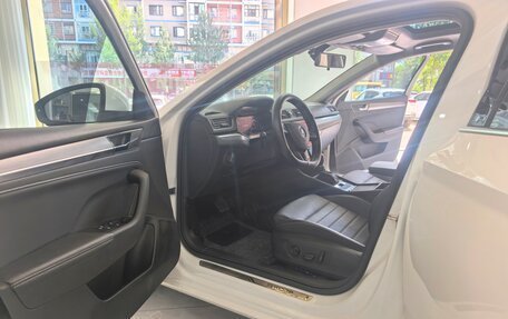 Skoda Superb III рестайлинг, 2022 год, 1 980 000 рублей, 5 фотография