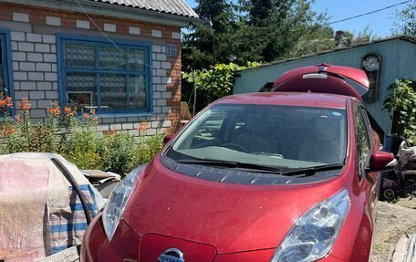 Nissan Leaf I, 2014 год, 970 000 рублей, 5 фотография