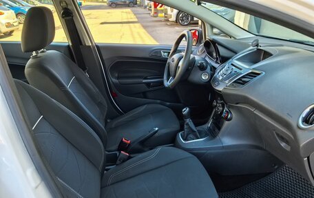 Ford Fiesta, 2015 год, 870 000 рублей, 10 фотография