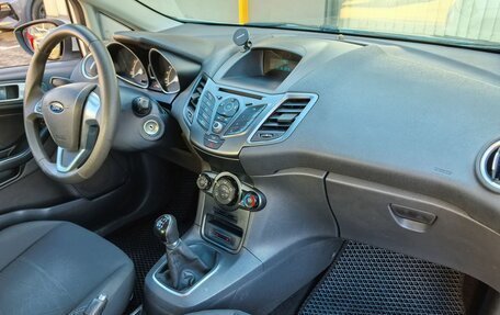 Ford Fiesta, 2015 год, 870 000 рублей, 9 фотография