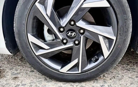 Hyundai Elantra, 2023 год, 1 350 007 рублей, 20 фотография