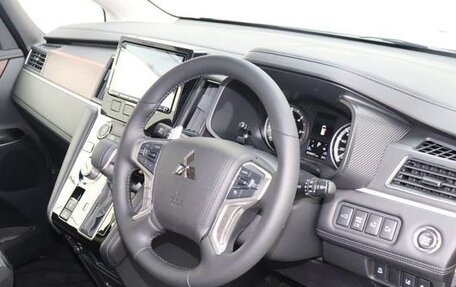 Mitsubishi Delica D:5 I, 2023 год, 2 357 000 рублей, 13 фотография