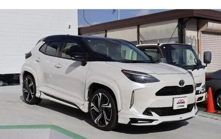Toyota Yaris Cross, 2023 год, 1 350 007 рублей, 2 фотография