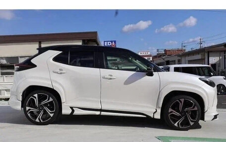 Toyota Yaris Cross, 2023 год, 1 350 007 рублей, 5 фотография