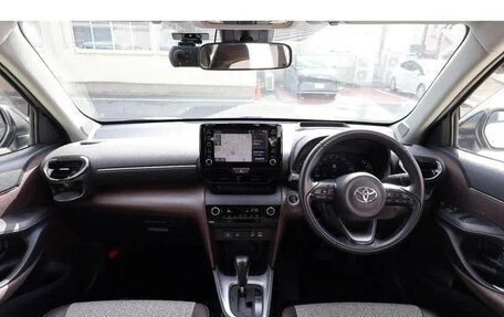 Toyota Yaris Cross, 2023 год, 1 350 007 рублей, 8 фотография