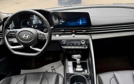 Hyundai Elantra, 2023 год, 1 490 100 рублей, 22 фотография