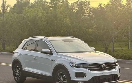 Volkswagen T-Roc I, 2022 год, 1 480 000 рублей, 3 фотография