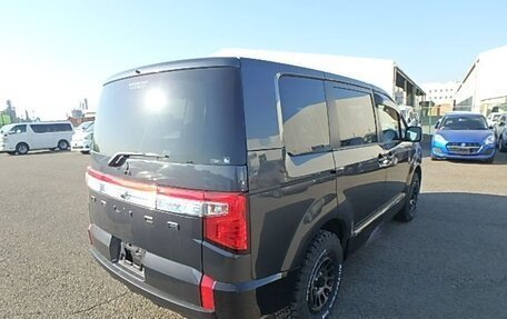 Mitsubishi Delica D:5 I, 2022 год, 2 980 000 рублей, 5 фотография