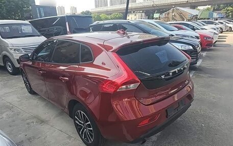 Volvo V40 II рестайлинг, 2018 год, 1 120 000 рублей, 6 фотография