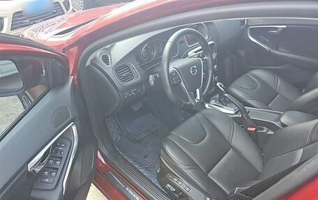 Volvo V40 II рестайлинг, 2018 год, 1 120 000 рублей, 7 фотография