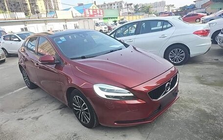 Volvo V40 II рестайлинг, 2018 год, 1 120 000 рублей, 3 фотография
