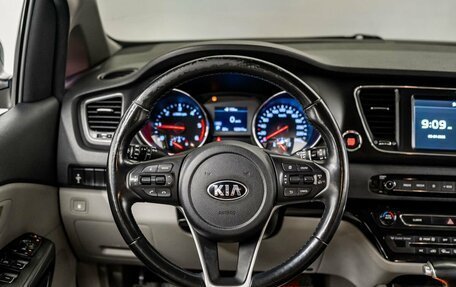 KIA Carnival III, 2019 год, 2 860 000 рублей, 10 фотография