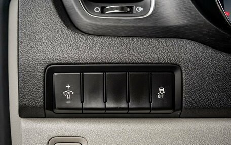 KIA Carnival III, 2019 год, 2 860 000 рублей, 16 фотография