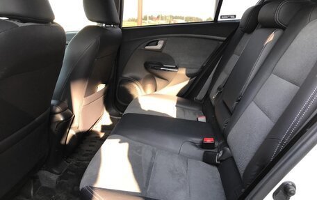 Honda Insight II рестайлинг, 2014 год, 666 000 рублей, 24 фотография