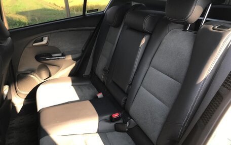 Honda Insight II рестайлинг, 2014 год, 666 000 рублей, 23 фотография