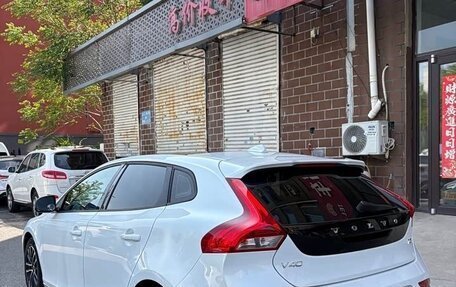 Volvo V40 II рестайлинг, 2018 год, 1 180 000 рублей, 6 фотография